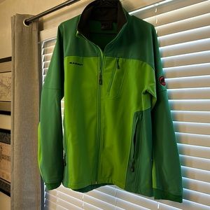Mammut soft shell jacket.  Very good condition.